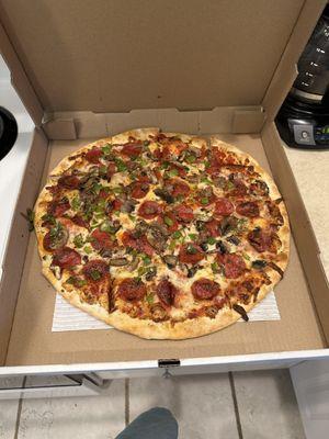 House deluxe pizza