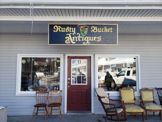 Rusty Bucket Antiques