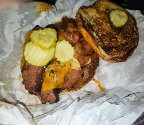 Douvlr smoked bacon brisket burger