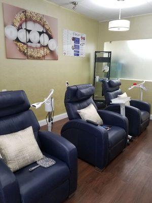 Welcome  to  Rapid Smile Bar, the teeth whitening store!