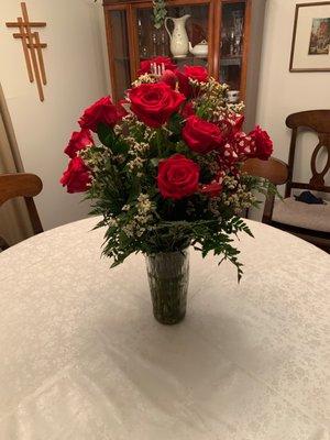 A dozen red Roses.