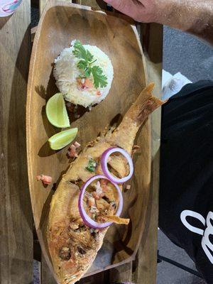 Delicioso pescado frito