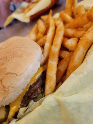 Bacon cheeseburger basket: on special for $9!