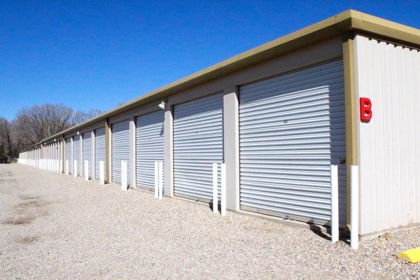 Wide aisles with easy access, drive-up, ground level units.