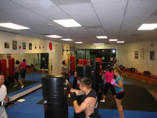 Entire class working on kickboxing combinations