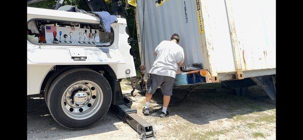 From cars to big box trucks to containers, very versatile services