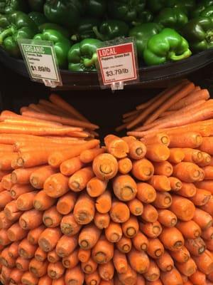 Organic carrots and local green bell peppers