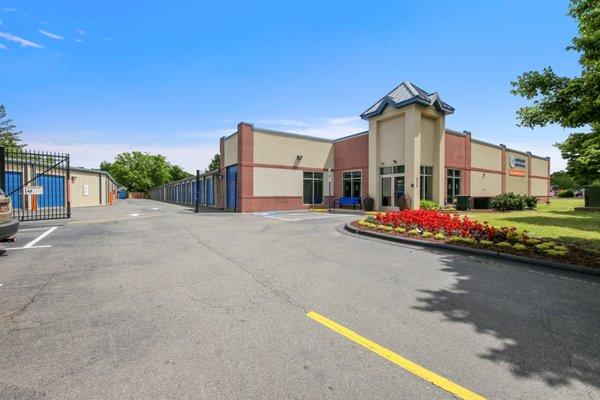 Exterior view of Morningstar Storage at Carowinds