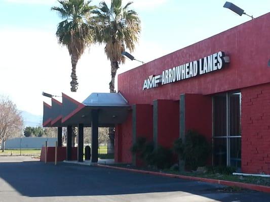 We meet EVERY SUNDAY at the AMF Arrowhead Lanes in San Bernardino from 5:20pm - 9:30 pm for Swing Dancing!