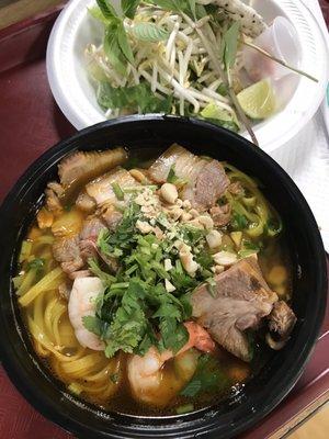 Tumeric noodle pork and shrimp