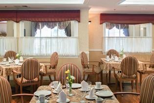 Dining room at Heritage Woods