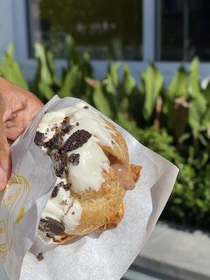 Cookies and cream with chocolate filling