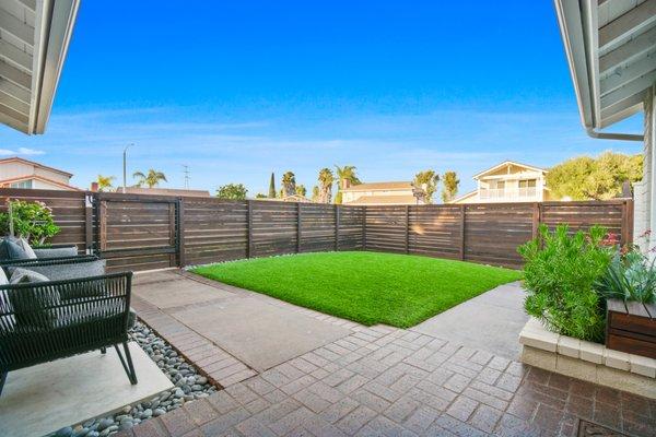 Horizontal Redwood Fence built by Robin in Irvine 2017