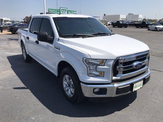 2016 Ford F150 XLT Super Crew 2WD 33,083 miles $29,900