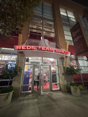 Reds Team Shop