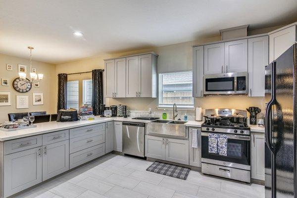 Fully equipped kitchen with games :)