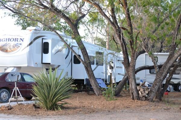 Reba's Rock-N-Rose Rv Park