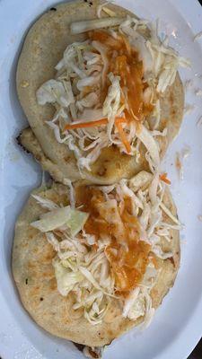 Pupusa chicharron y queso