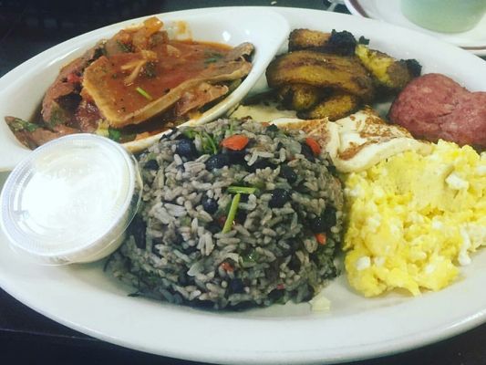 Desayuno Costarricense / Costa Rican Breakfast