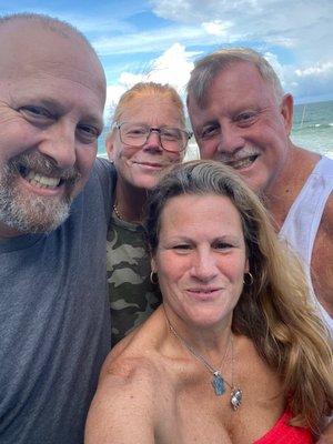 Group picture with good friends, vacation 2021