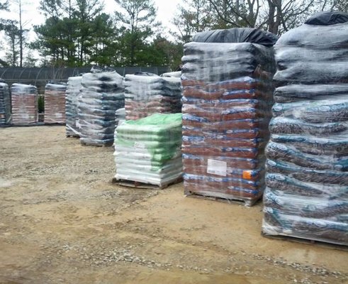 Bulk and Bag Mulches, Soils and Amendments