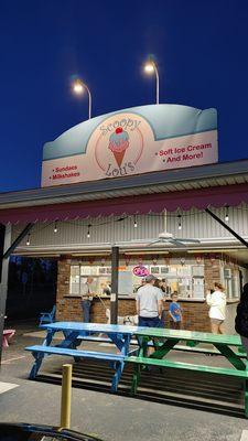 Scoopy Lou's