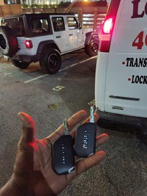 2019 jeep customer lost keys and wanted 2 keys made to this jeep