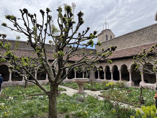 An April Afternoon at The Cloisters! (04/21/22)