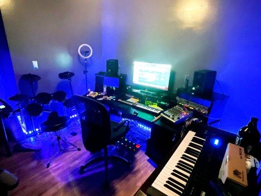 Digital Crossroads Studio Solo Music Production