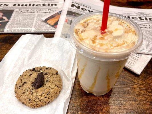 Sweet aroma frozen blended mocha and a cookies and cream cookie - delicious!