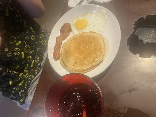 pancakes and egg with bacon 6$