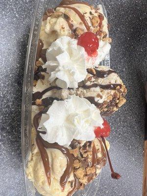 Customized banana split