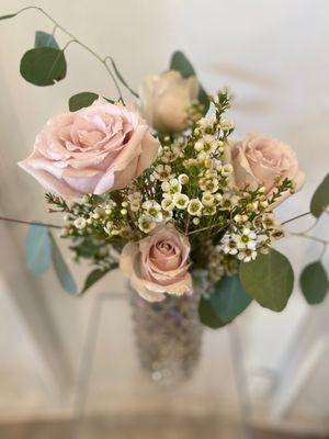 Quicksand roses, Waxflower, Eucalyptus