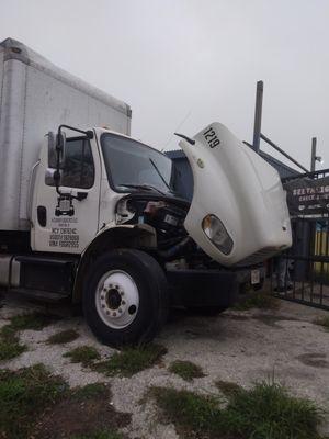 We do electrical work on big trucks .