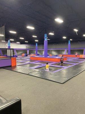 Bounce floor