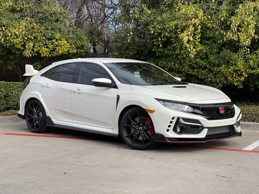 Honda Civic Type R with XPEL ULTIMATE PLUS paint protection film.