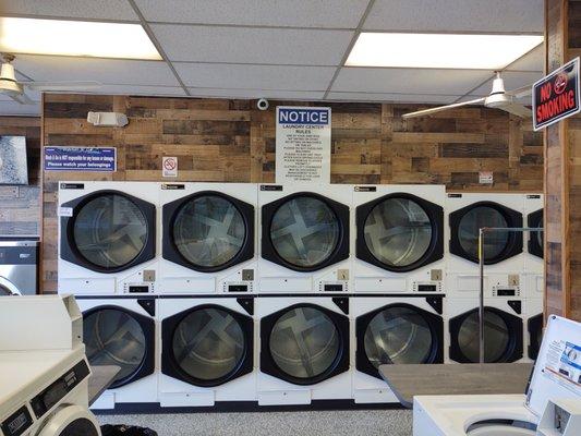 Wash and Go Laundromat