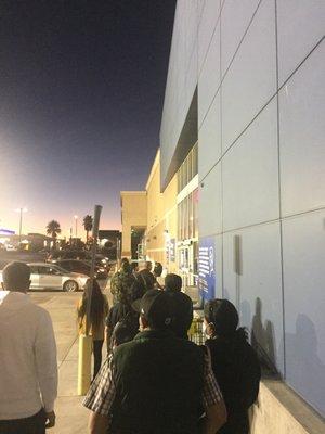 Line at Best Buy