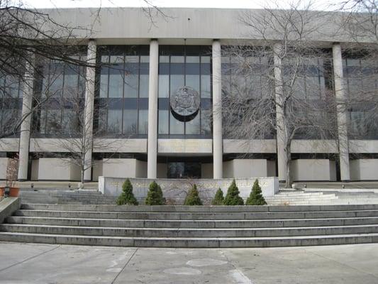 The Maryland State Law Library is located on the 1st floor of the Maryland Courts of Appeal Building.