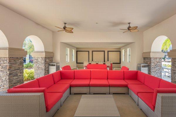 Bonterra Parc Apartments outdoor lounge