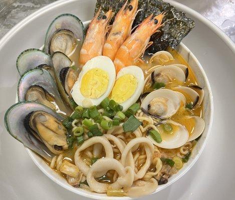 Seafood ramen