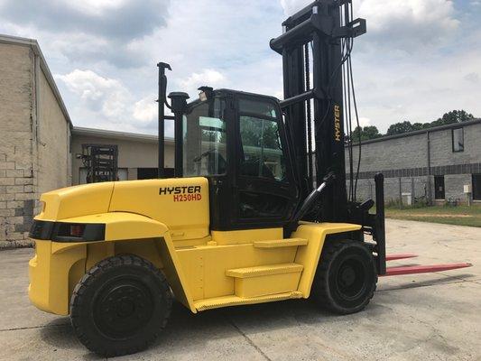 Large Capacity Forklifts Always In Stock