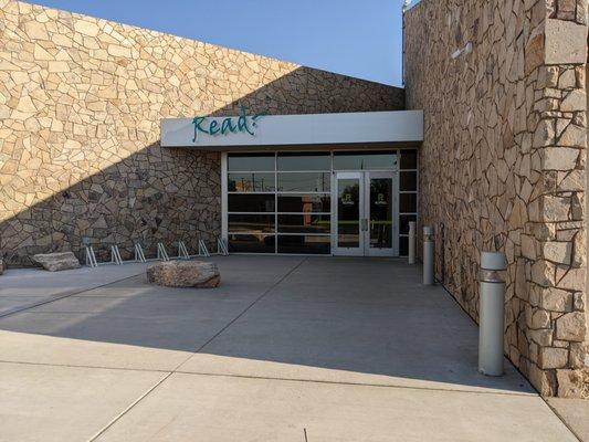 Entrance to the Roswell Public Library