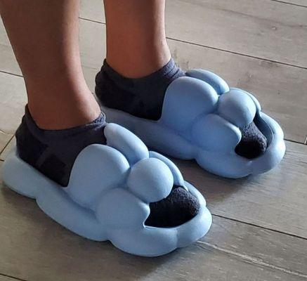 $5 cloud slippers are legit comfy