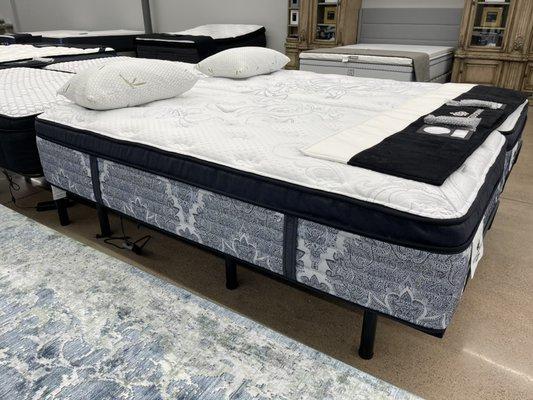 Hybrid luxury mattresses , with memory foam and specialty cooling fabric + foam