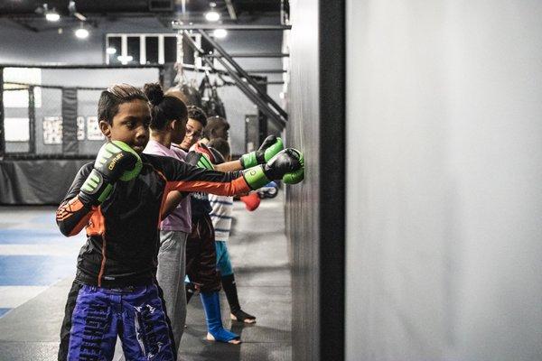 Youth kickboxing classes