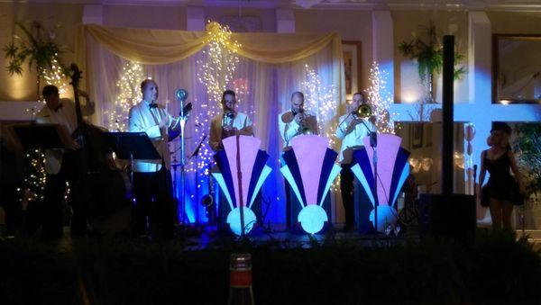 Doc Scantlin performing in the Washington Ballroom