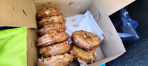 Woooo... everyone loved these blueberries donuts yesterday. Danny's has 10 new fans for real! Best ever!