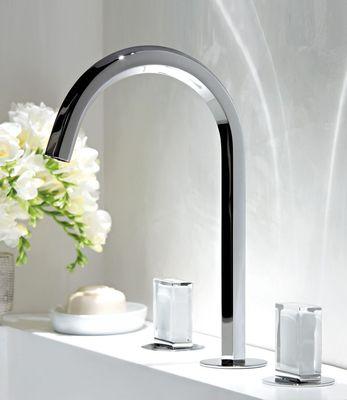 Contemporary bath faucet