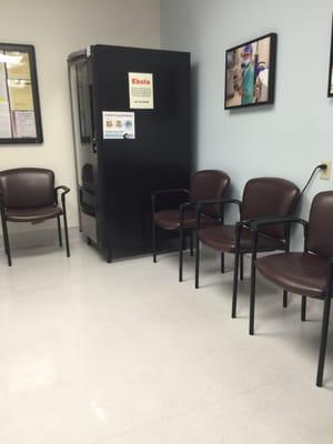 Empty waiting room at 3 pm on a Wednesday. Lovely.